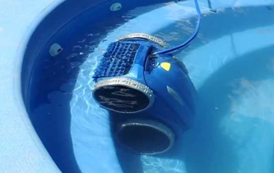 pool vacuum cleaner